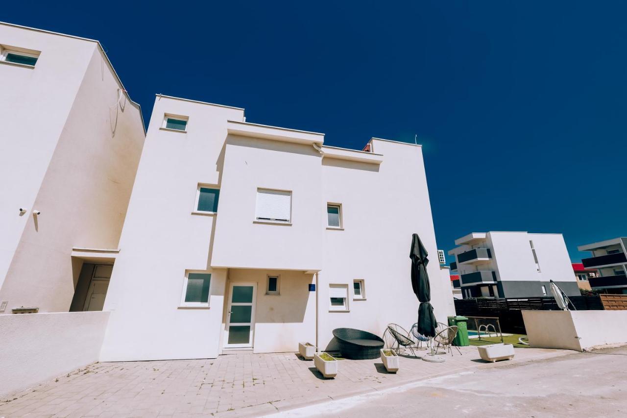 Villa Jasmina โนวาลยา ภายนอก รูปภาพ